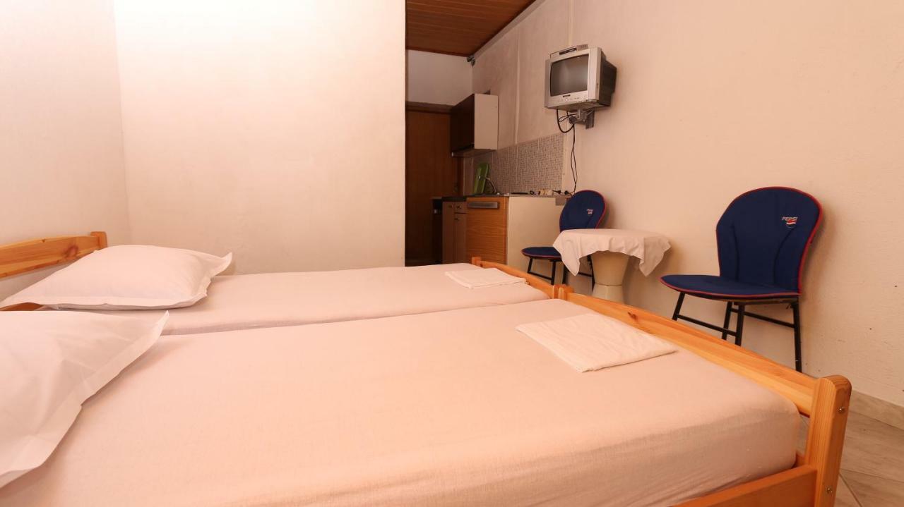 Dinka Guesthouse Makarska Exterior foto