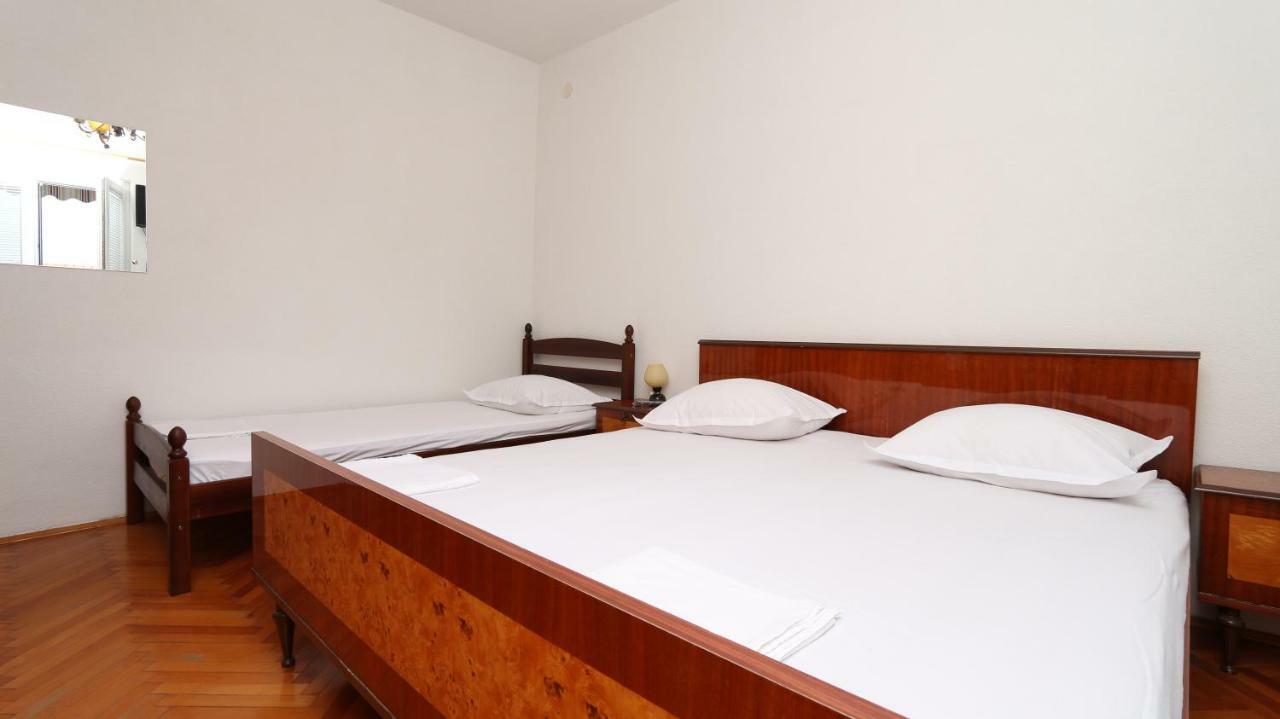 Dinka Guesthouse Makarska Exterior foto